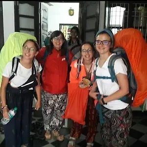 Nandini Paying Pensión